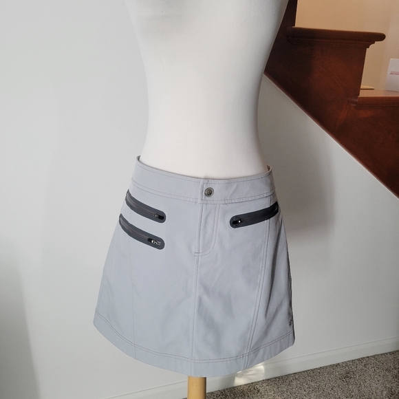 Athleta Tech Fit Golf Skirt Women's Size 8 Gray Zip Pockets Athleisure - Picture 4 of 4
